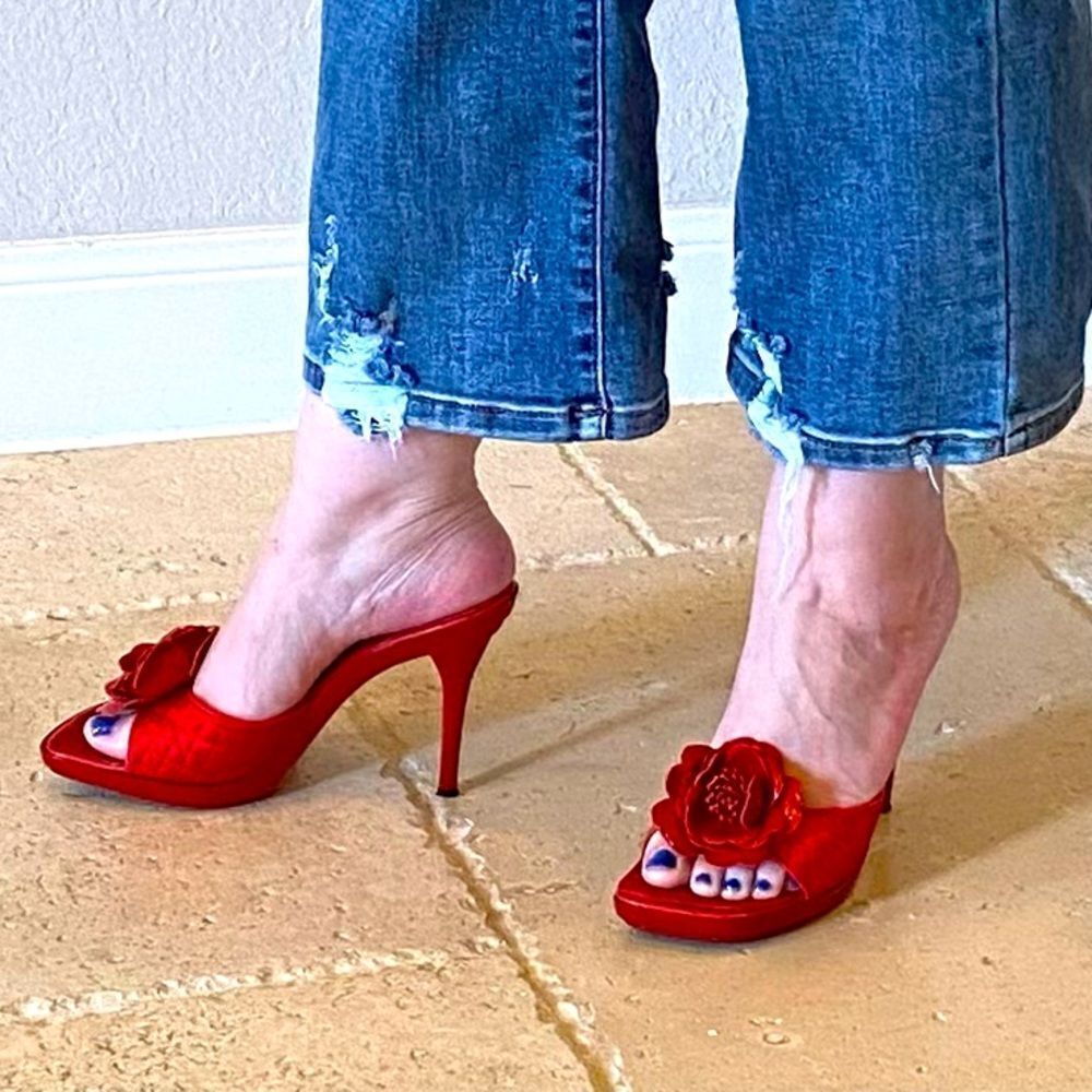 Gorgeous Red Heels with Floral Accent Sz 7